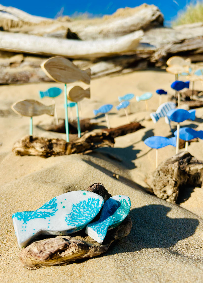 Poisson décoratif sur bois flotté