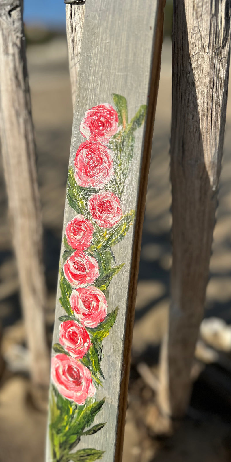 Peinture sur 1/2 douelle - Roses Trémières