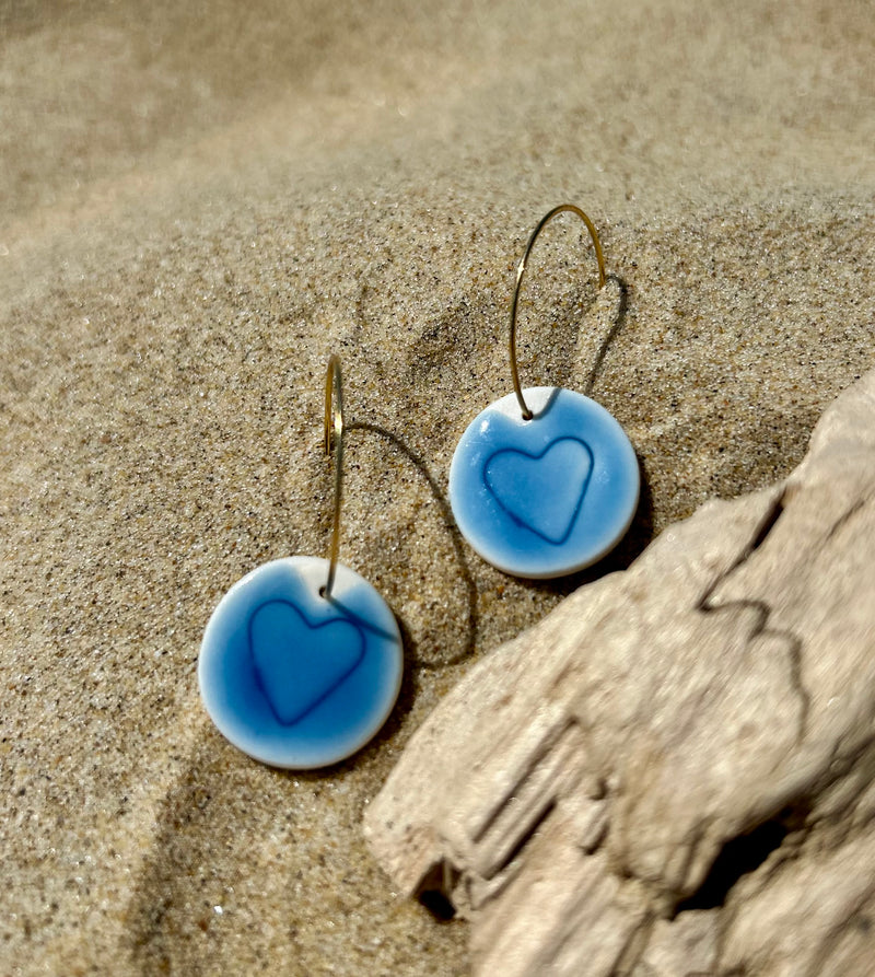 Boucles d'oreilles pendantes « Indigo » en porcelaine