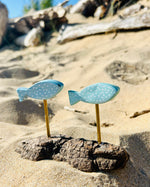 Création artisanale en bois flotté composée de 2 poissons