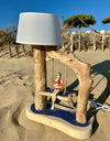 Lampe en bois flotté avec baigneuse