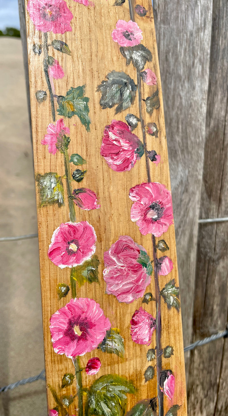 Peinture sur 1/2 douelle - Roses Trémières