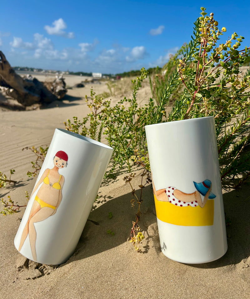 Vase cylindrique en porcelaine, collection "Les baigneuses" T1
