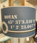 Abat-jour imprimé cylindrique à poser sur pied de diamètre 40 cm