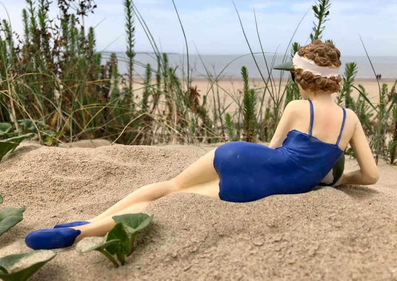Figurine baigneuse Casquette Maud